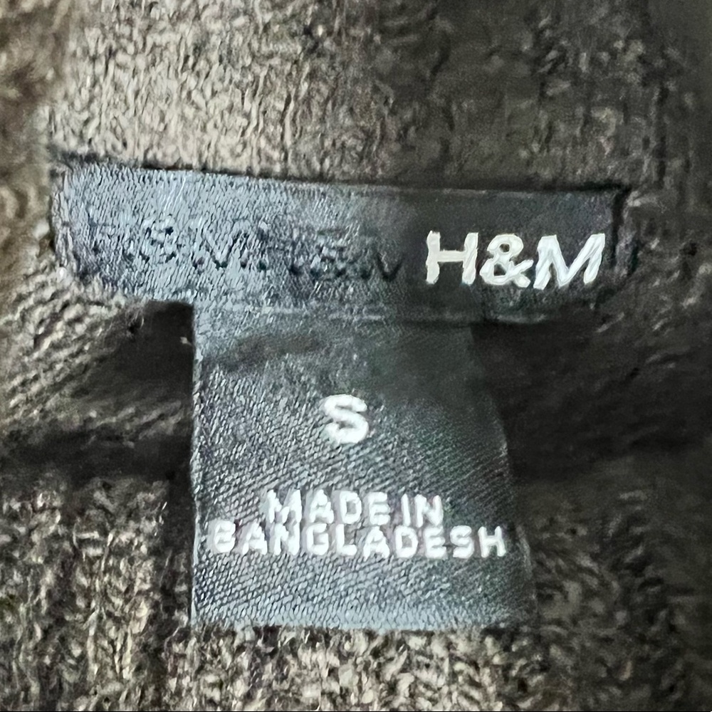 H&M brown ribbed trim turtleneck sweater - Picture 3 of 5